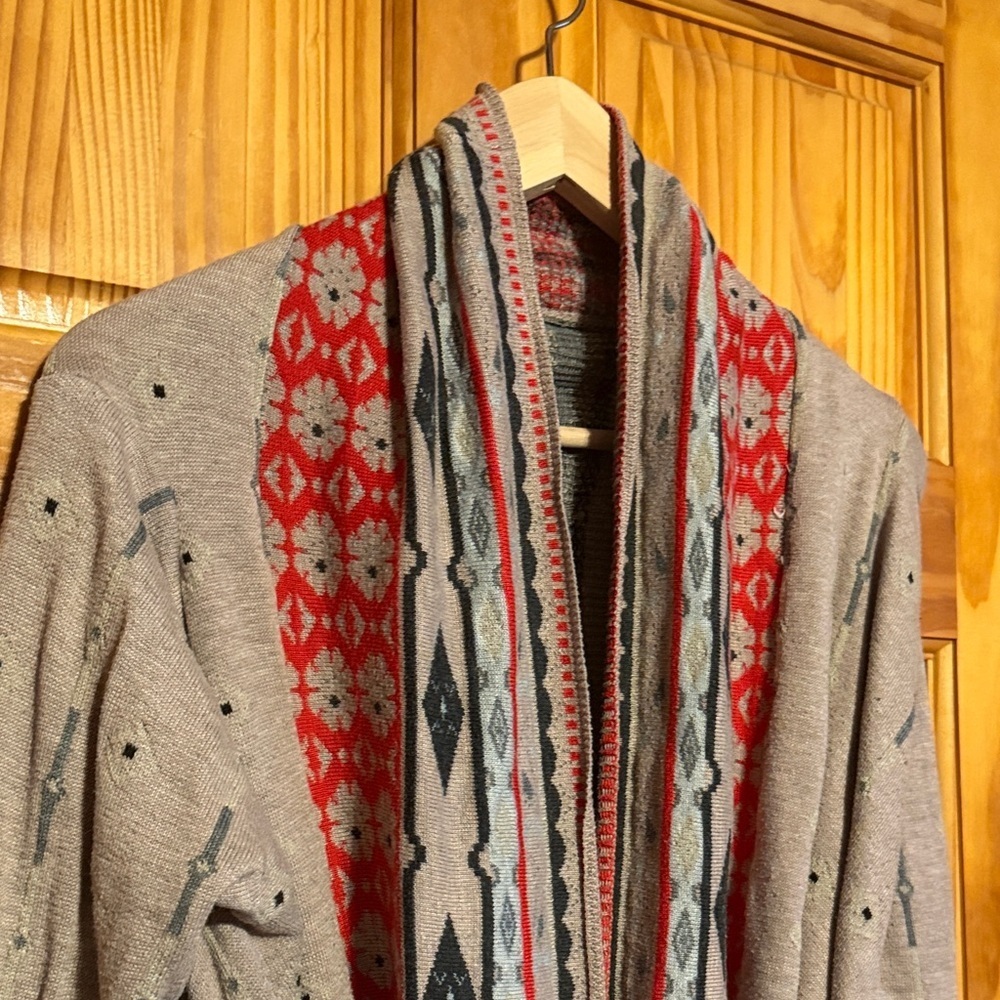 Freeway Tan and Red Patterned Cardigan - Picture 3 of 11